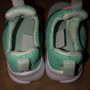 Nike girls sneakers size 5